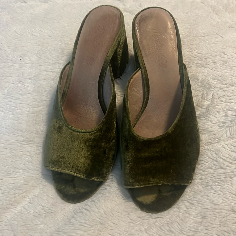 Madewell Olive Green velvet Miles/Slides Size 7 Like New HOLIDAYS!